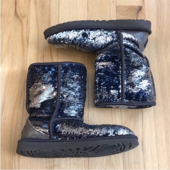 Ugg Boots in Sequins Silver and Blue Size 7. - Picture 2 of 8
